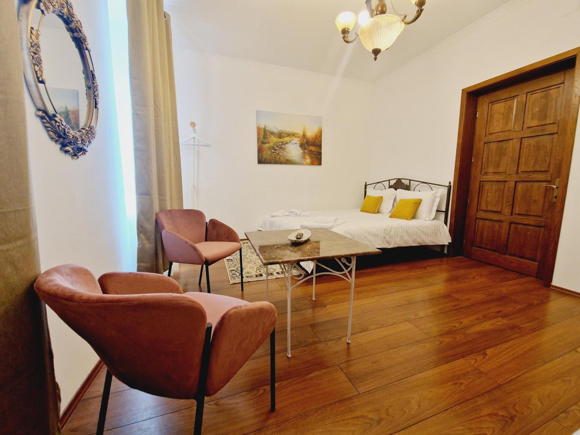 Вілла 5* Royal House Near Unirii Square Клуж-Напока Екстер'єр фото