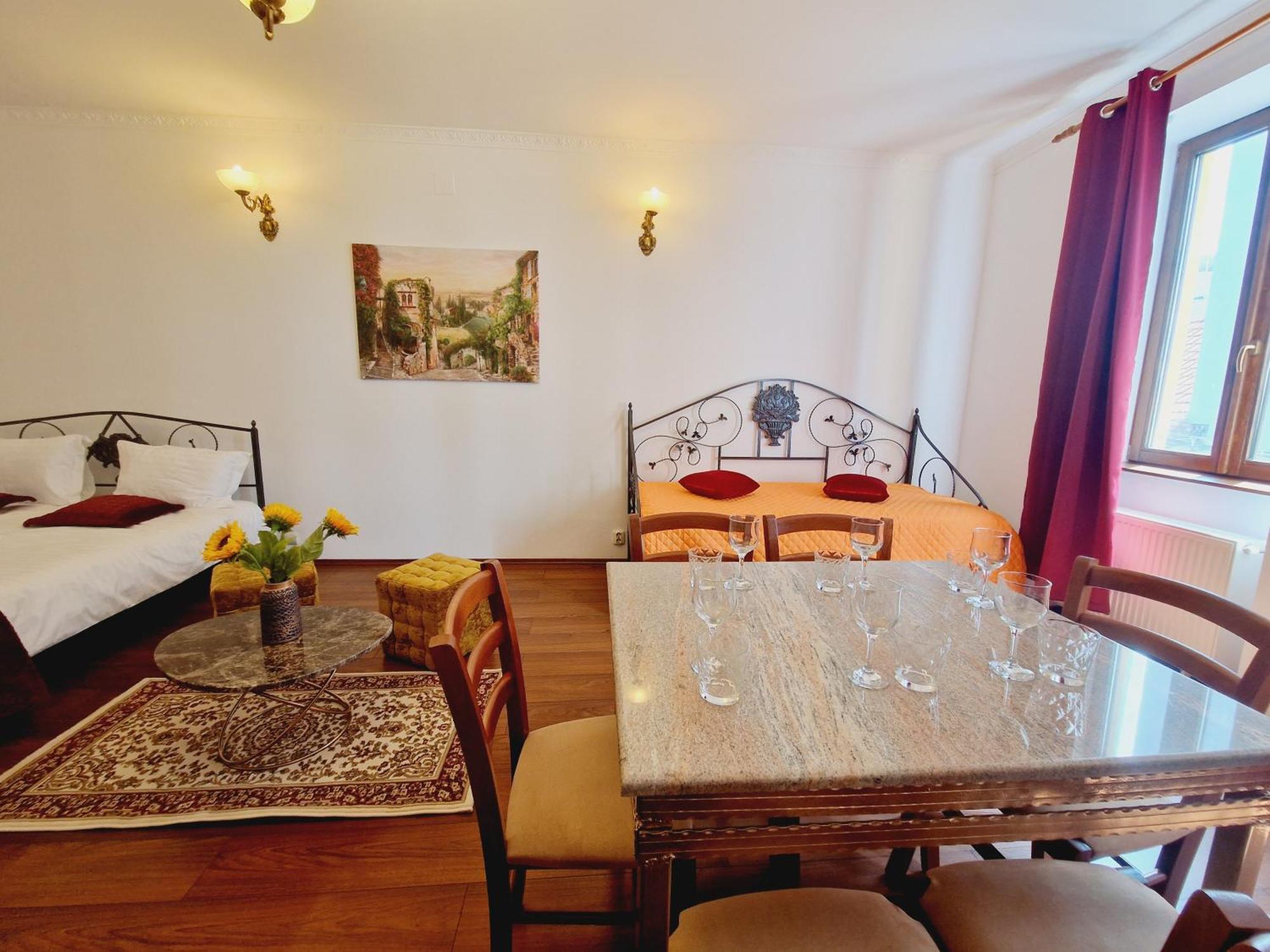Вілла 5* Royal House Near Unirii Square Клуж-Напока Екстер'єр фото