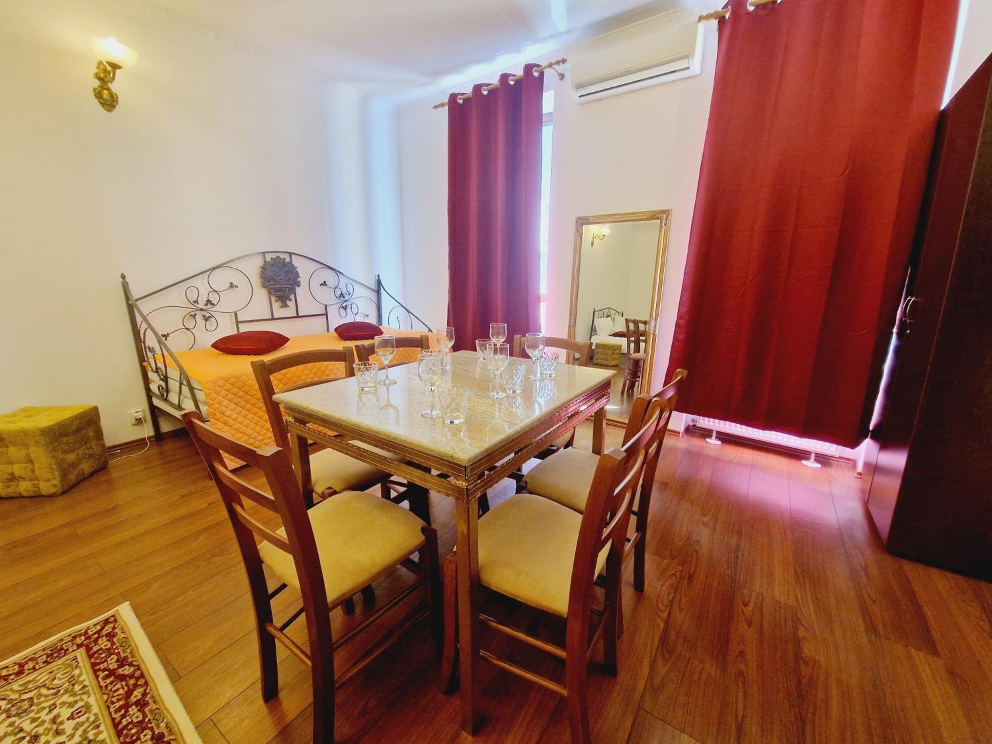 Вілла 5* Royal House Near Unirii Square Клуж-Напока Екстер'єр фото