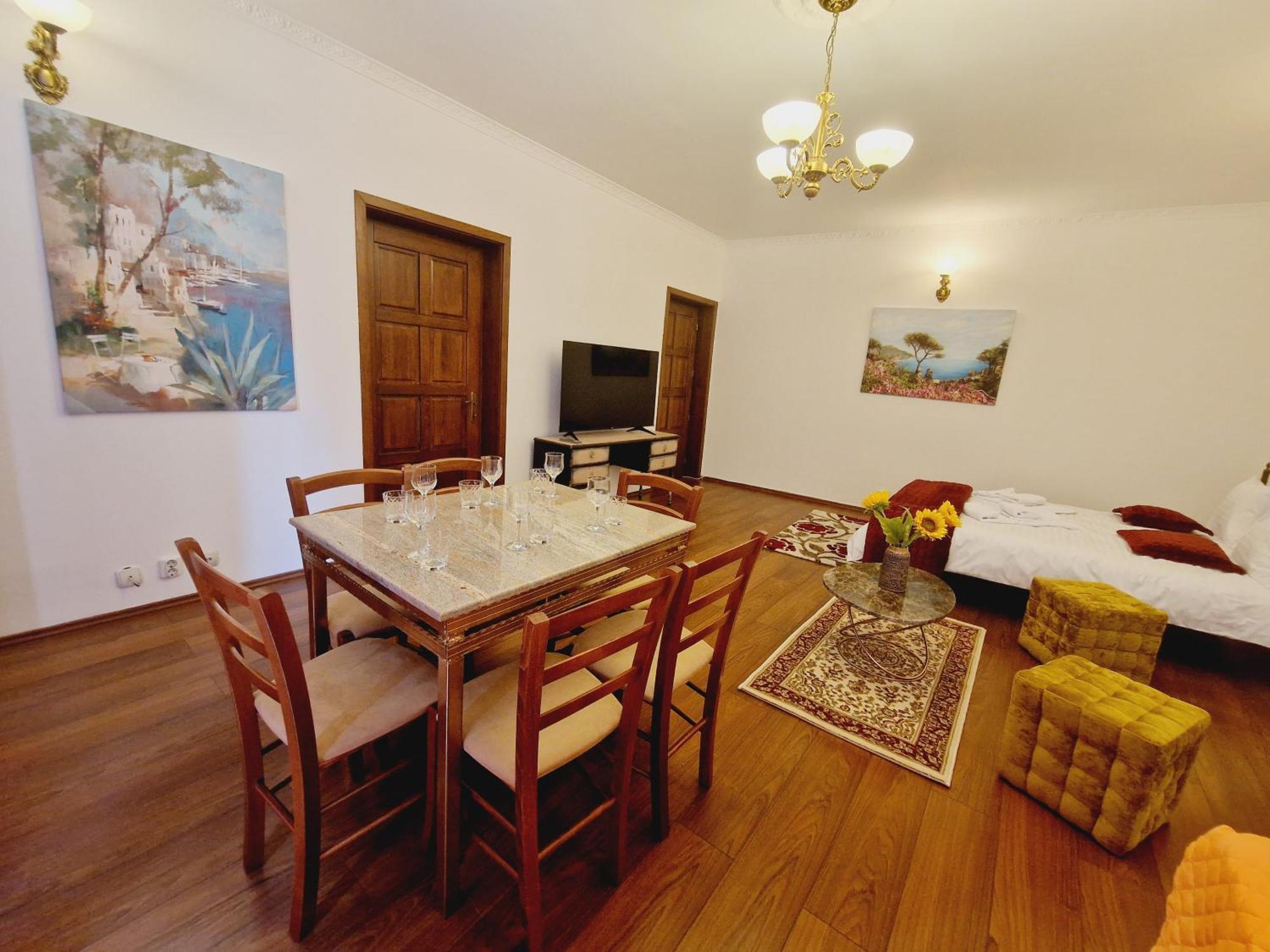 Вілла 5* Royal House Near Unirii Square Клуж-Напока Екстер'єр фото